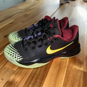 NIKE ZOOM KOBE VENOMENON 4 "GLOW IN THE DARK" SIZE 8